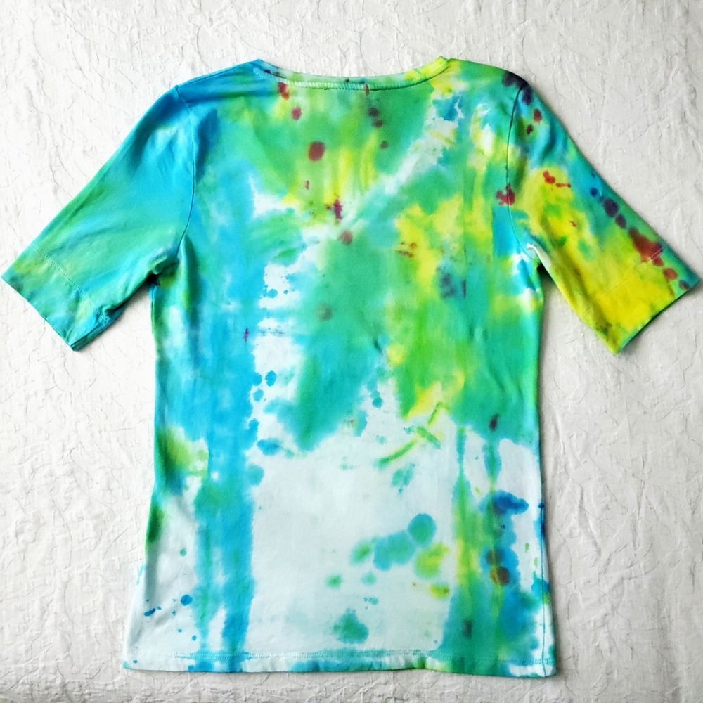 Jones New York Tie Dye V-neck Short Sleeve Top, Size Medium - Picture 14 of 15